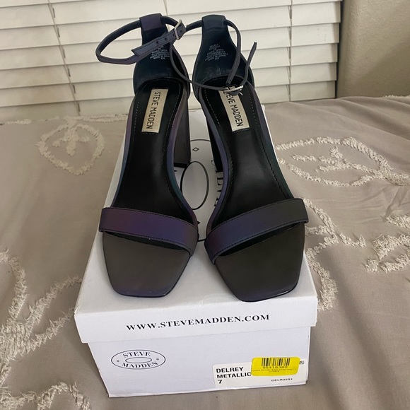Steve Madden Delrey Metallic Heels - Picture 2 of 6